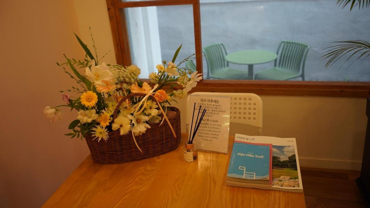 Hannahstay Women Only Guesthouse Jeju Exteriör bild