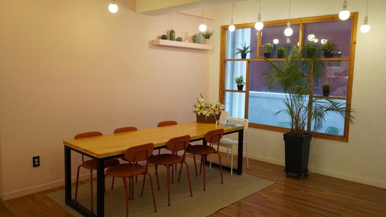 Hannahstay Women Only Guesthouse Jeju Exteriör bild