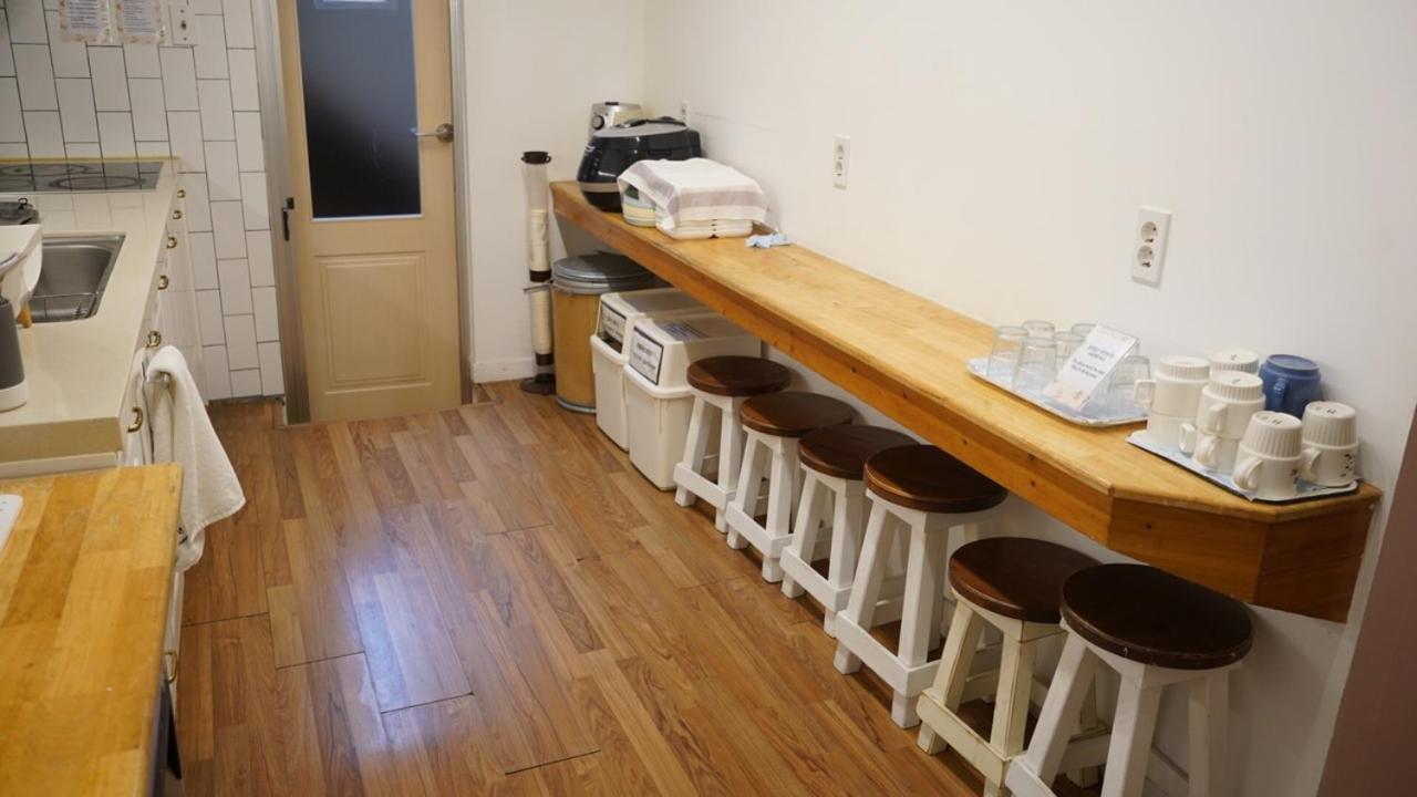 Hannahstay Women Only Guesthouse Jeju Exteriör bild