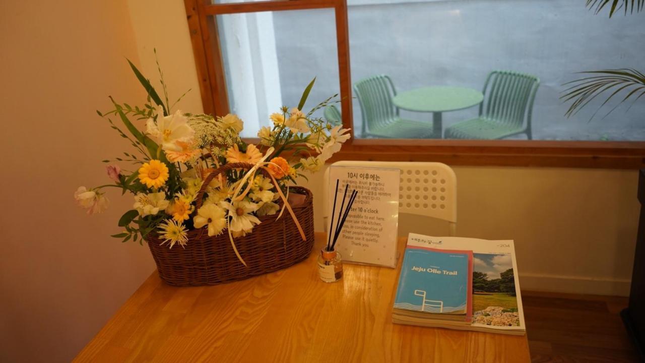 Hannahstay Women Only Guesthouse Jeju Exteriör bild